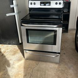 Frigidaire electric stove. $295Price Is Negotiable. I will trade for 14 karat gold.