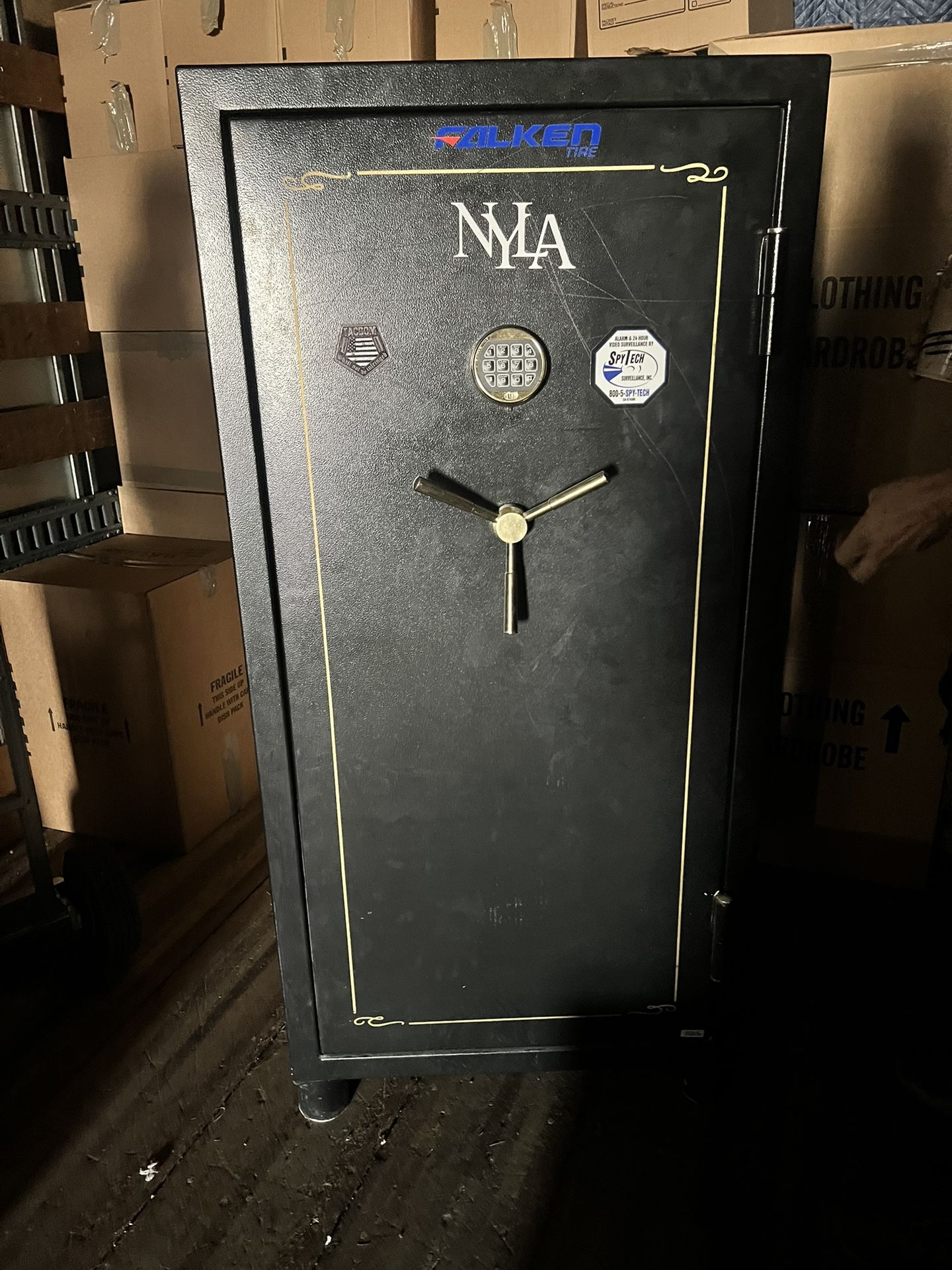 π₯ Heavy-Duty NYLA Safe β Storage Unit Find! π₯ $400 cash
