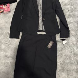 TAHARI Skirt Suit