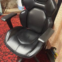 DPS GAMING CHAIR