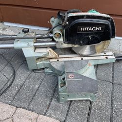 Hitachi C8FB2 Sliding 8 1/2” Slide Compound Miter Saw Working Good, $40 Firm On Price