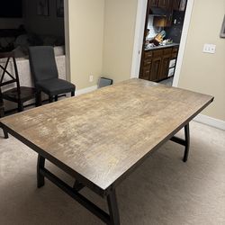 Rustic/farmstyle dining table