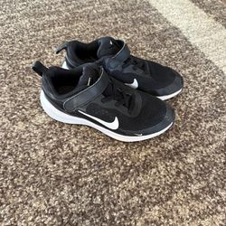 Boys Nike shoes size 12.5