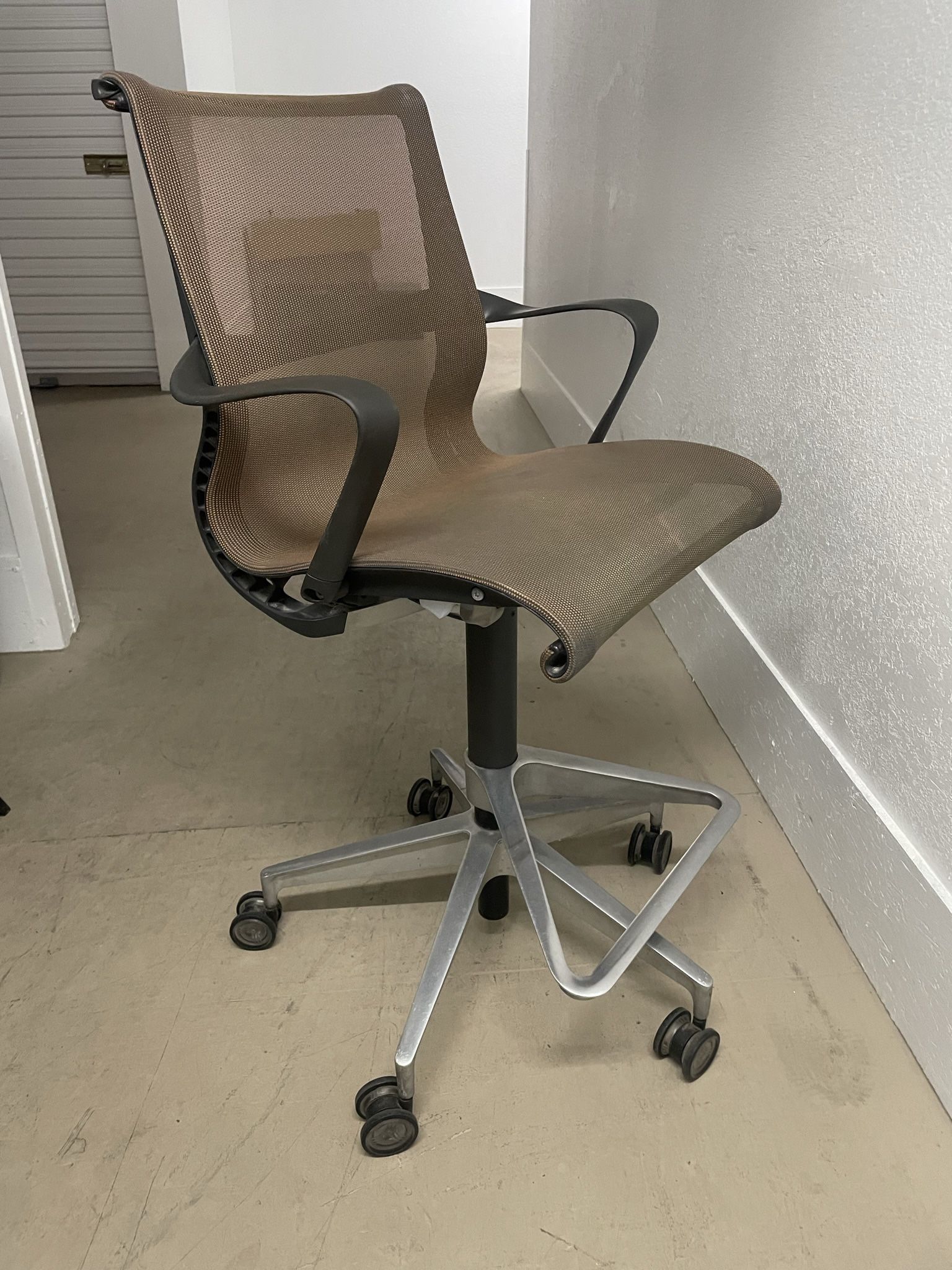 Herman Miller Setu Stool with Ribbon Arms, Translucent Casters