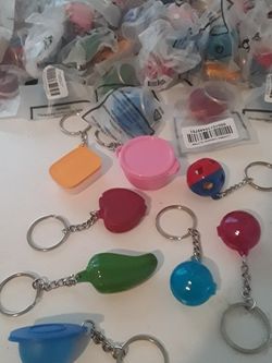 Llaveros de tuperware $3cada uno