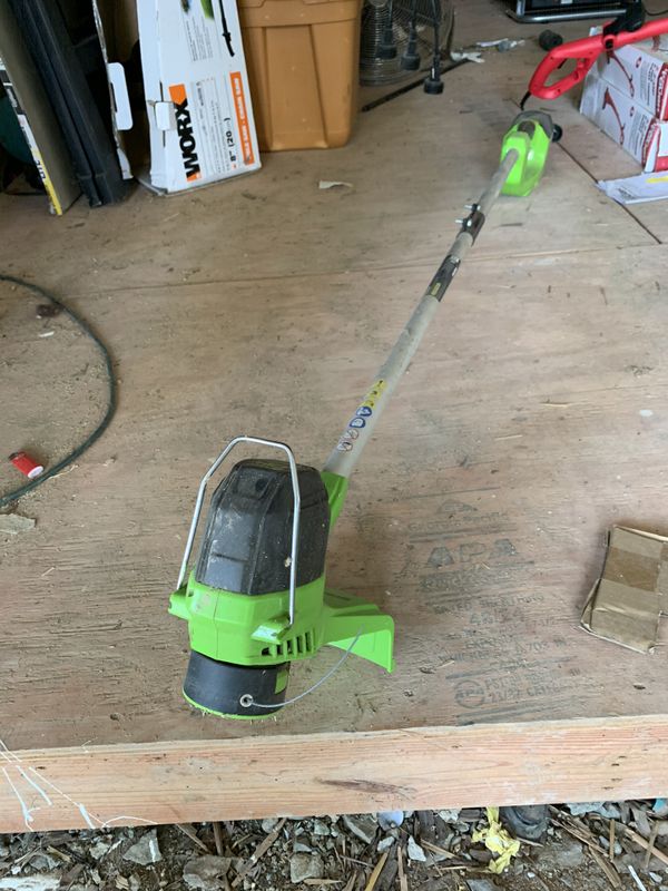 greenworks 40 volt weed eater for Sale in Charlotte, NC - OfferUp