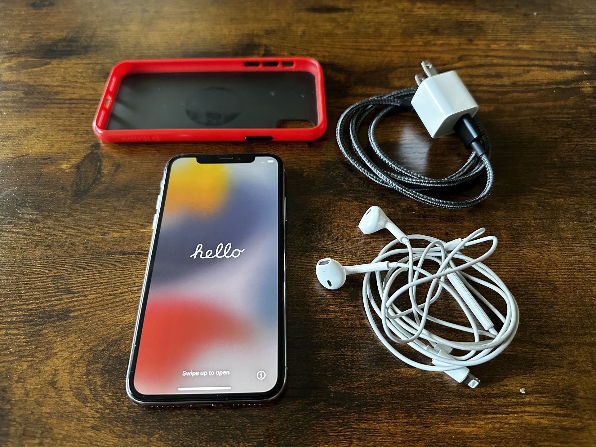 Apple iPhone X 256GB White Unlocked With Accessories