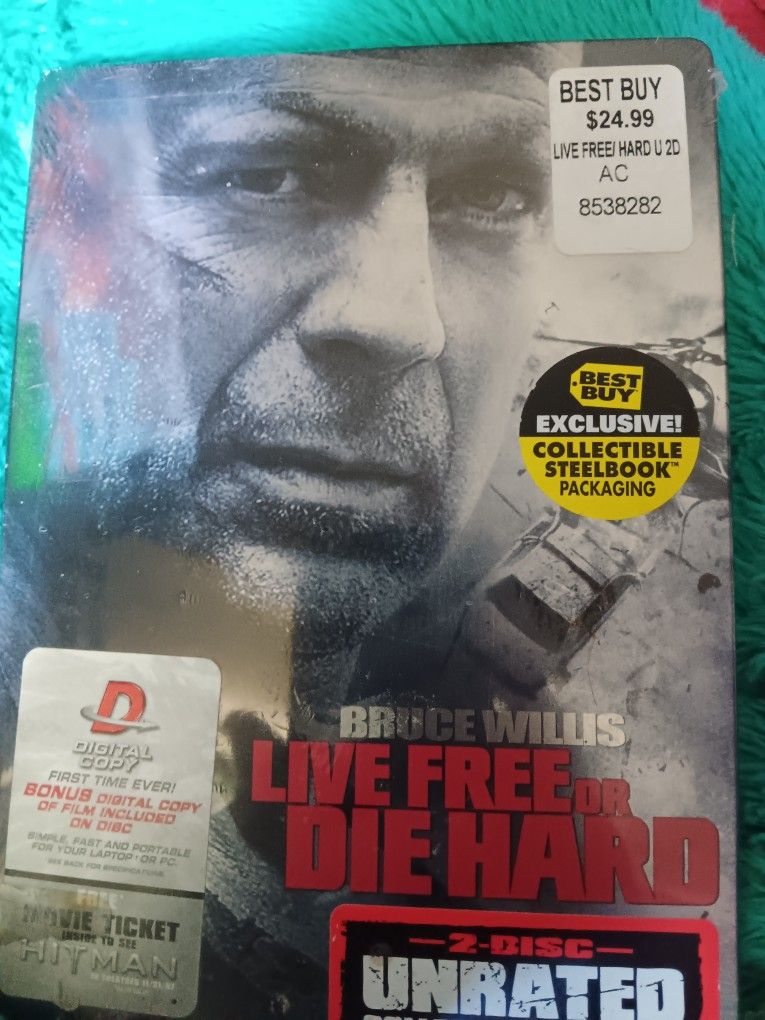 LIVE FREE OR DIE HARD "BRUCE WILLIS"
