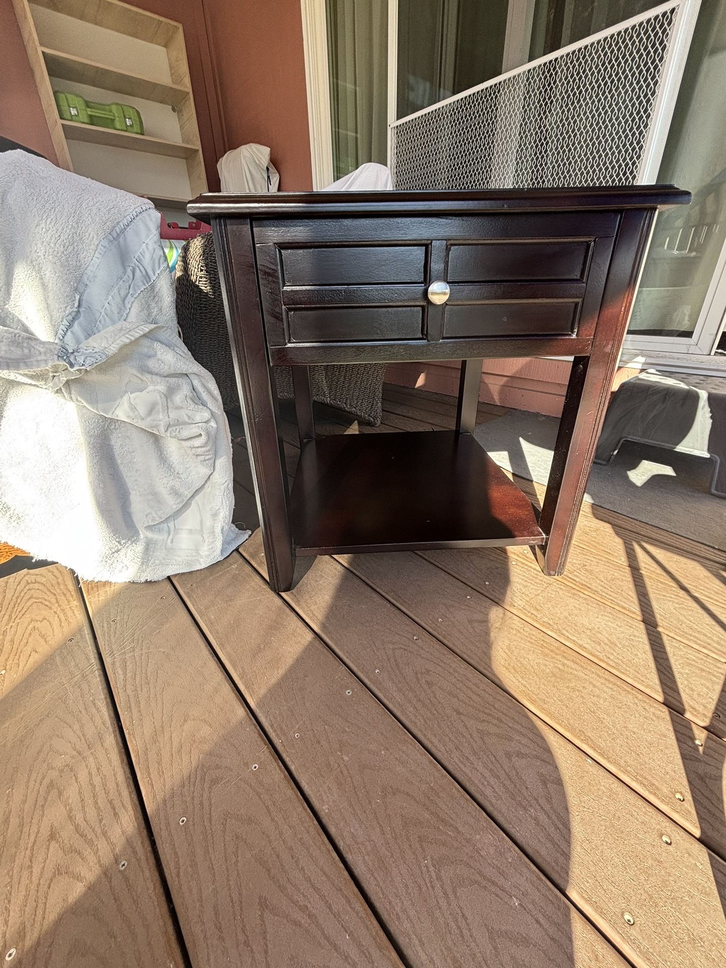 End table/side table (23.5 long, 27deep, 24 height)