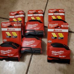 Milwaukee Tape Measure