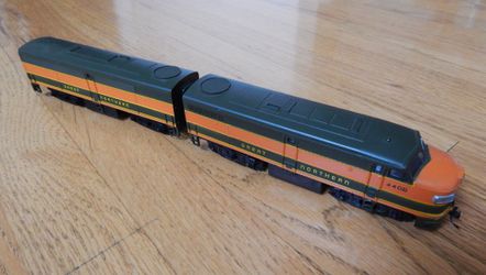 HO scale Great Northern FA-1 and FB-1 locomotive