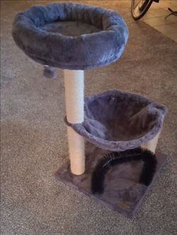 KITTY TREE $15