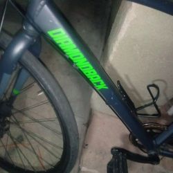 Diamond Back Mens Mountain Bike. Ready To Jump Climb Or Race . Very Light And Very Fast. Must Sell Asap Priced To Sell @140 Obo Buy Tonight 120 