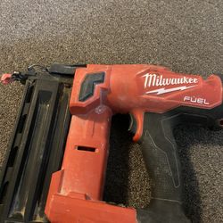 Milwaukee 18g Nailer 