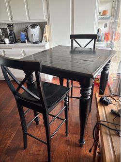 High top table with 4 chairs