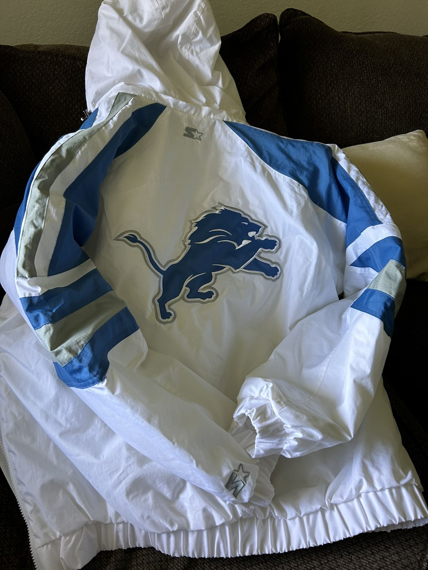 Detroit lions Starter Jacket for Sale in Shelby Township, MI - OfferUp