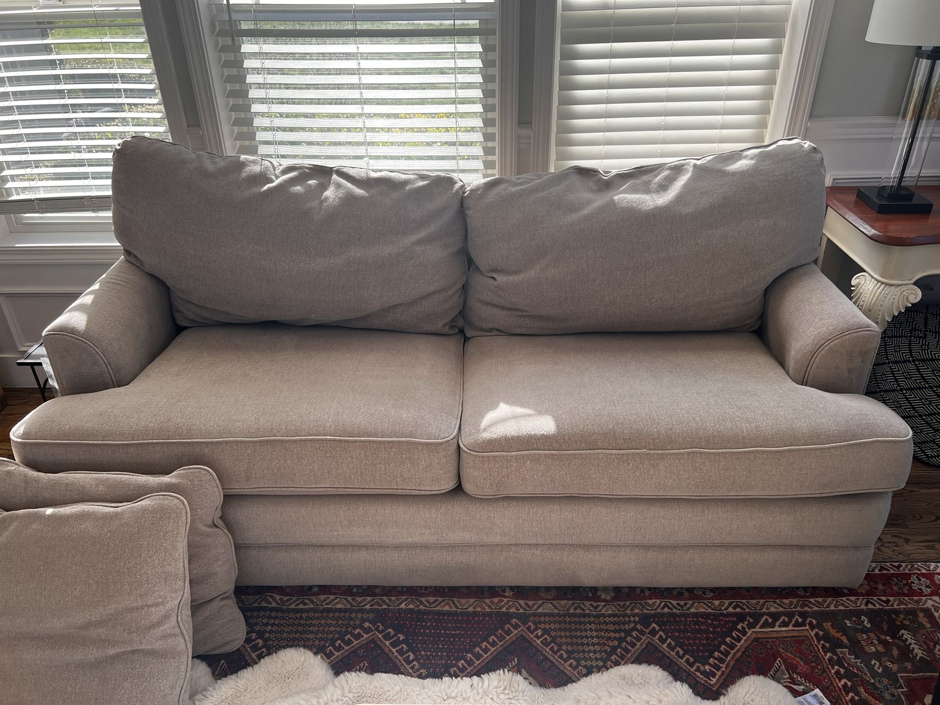 Lazy-Boy Sleeper Sofa! Great Shape and Comfy