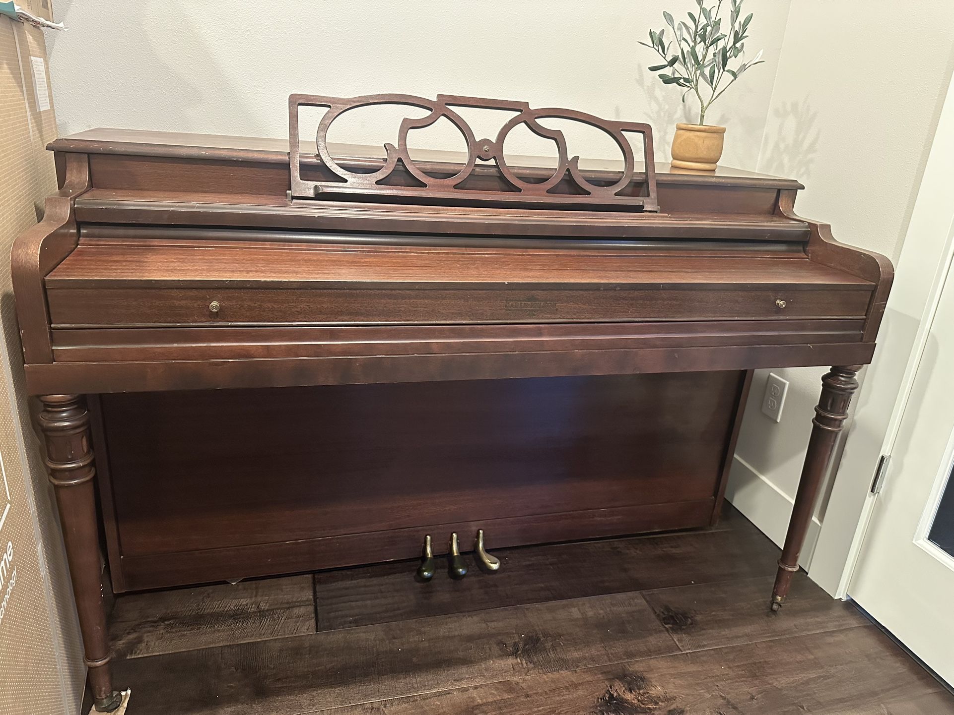 Cable Nelson piano