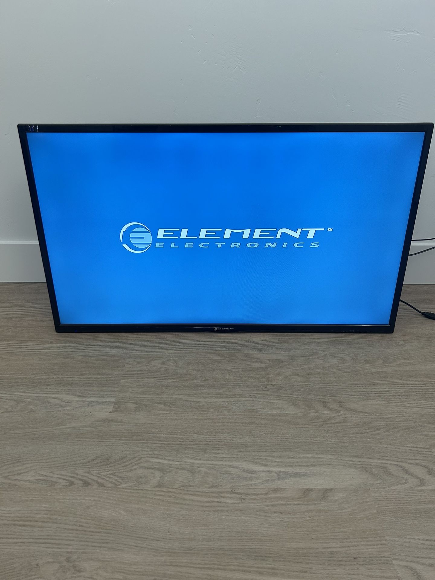 40” Element TV With Roku