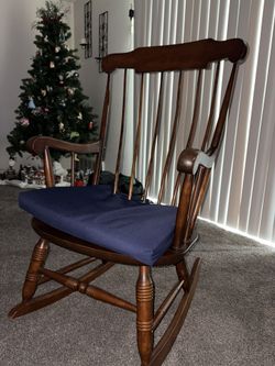 Vintage Rocking Chair 