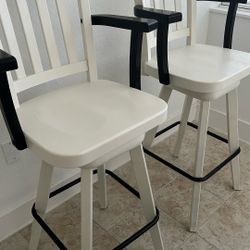 2 Bar Stools