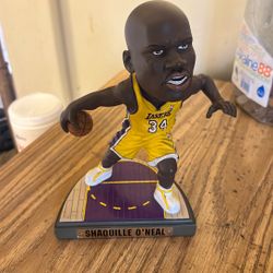 Shaq Statue