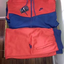 Men’s Nike sweatsuits sizes large and 2x $70 each HMU 💯🔥✅‼️