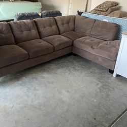 Couch / Sofa 