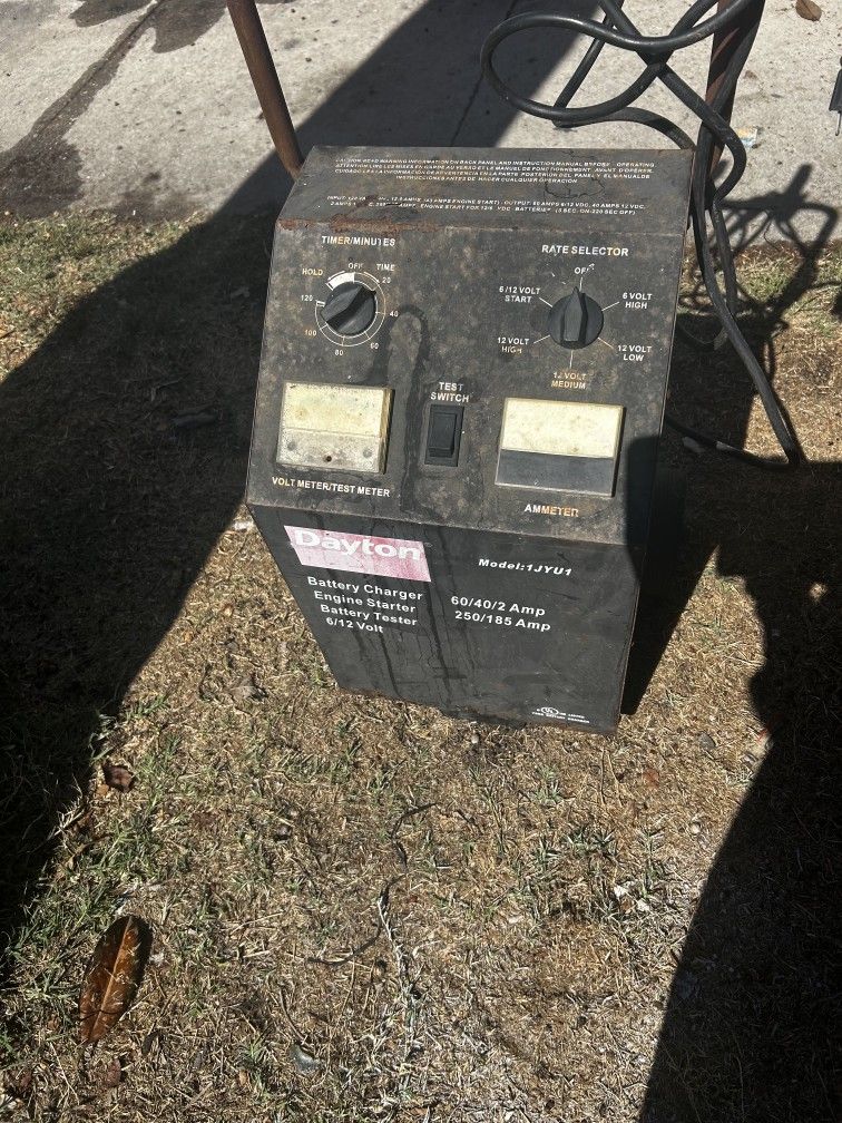 12 Voult Truck Or Car Big Battery Charger