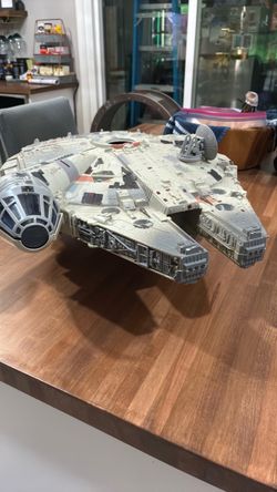 1995 STAR WARS: MILLENNIUM FALCON