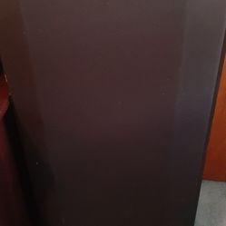 2 Fisher Tower Speakers