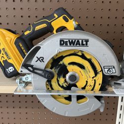 DeWalt DCS570B 20V XR Brushless 7-1/4" Circular Saw w/6Ah Battery