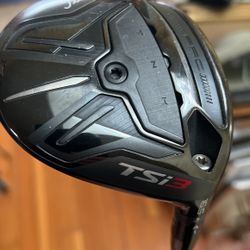 A Very Nice Titleist TSi3 3 Wood Golf Clubs 