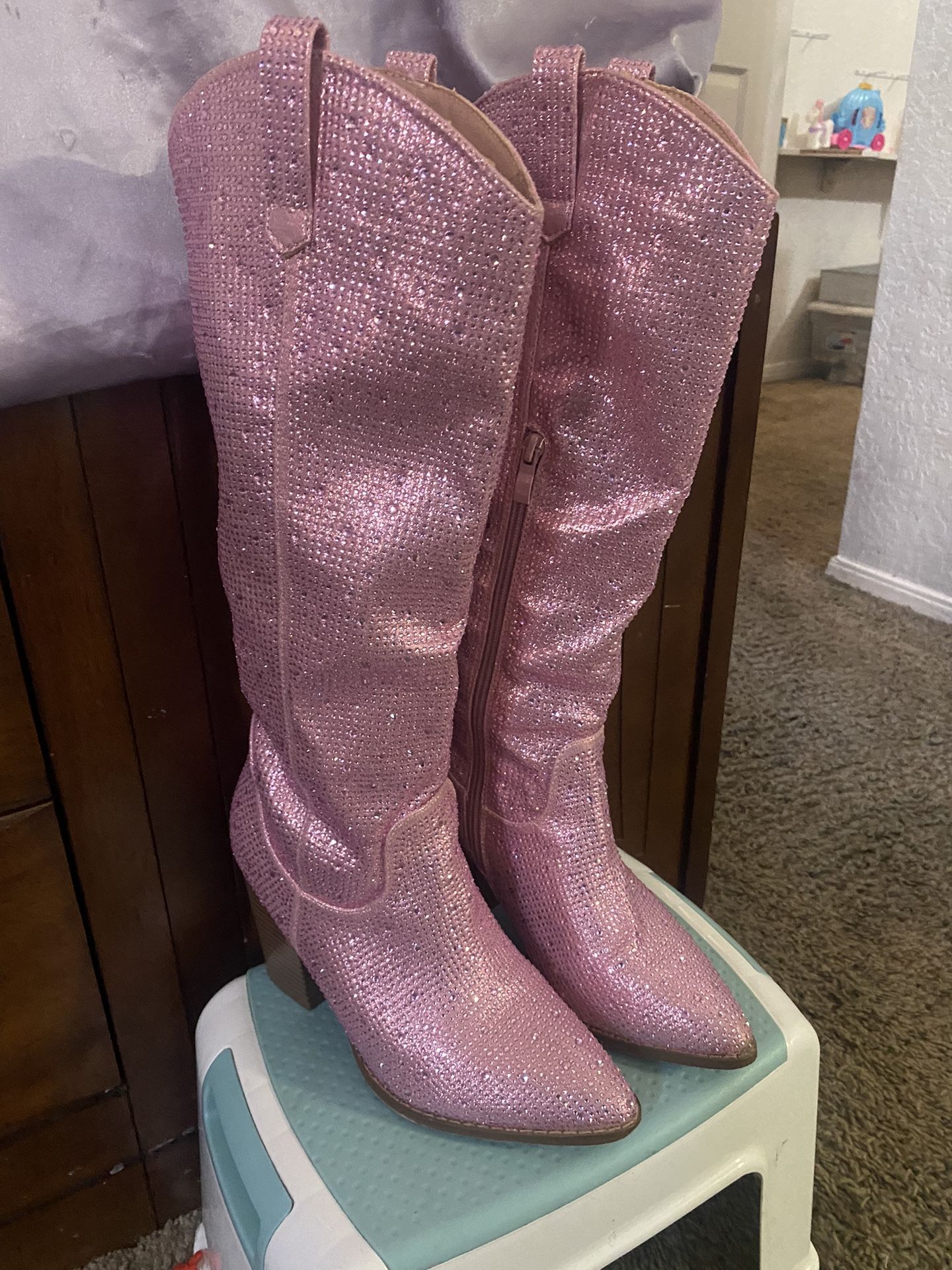 Pink Rhinestone Western Boots – Gently Used