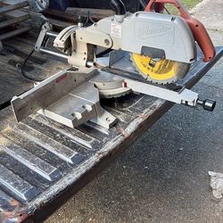 Milwaukee 10” Sliding Compound Miter Saw