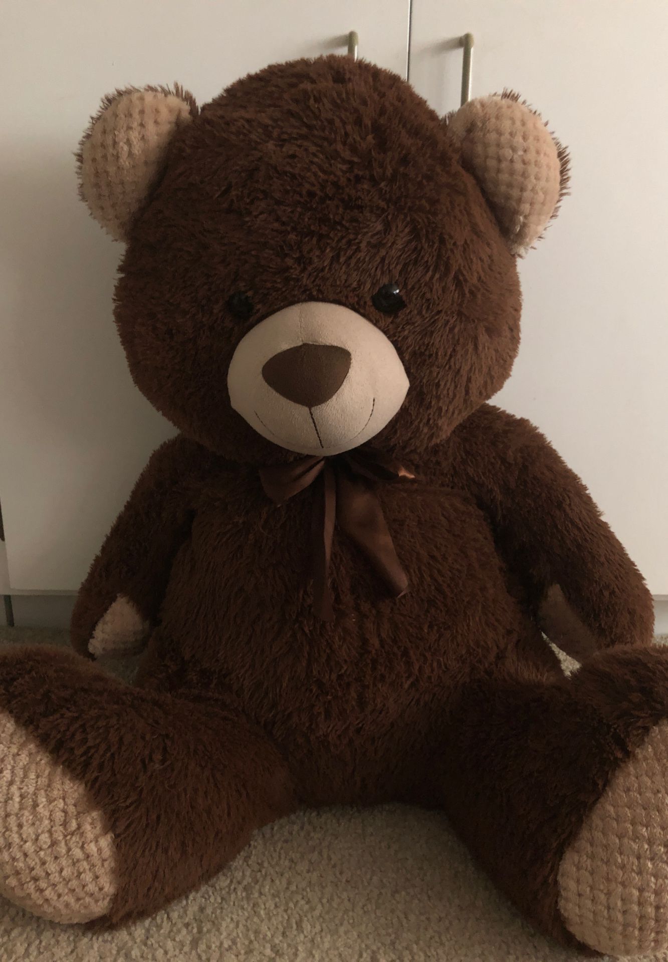 Big stuffed brown teddy bear