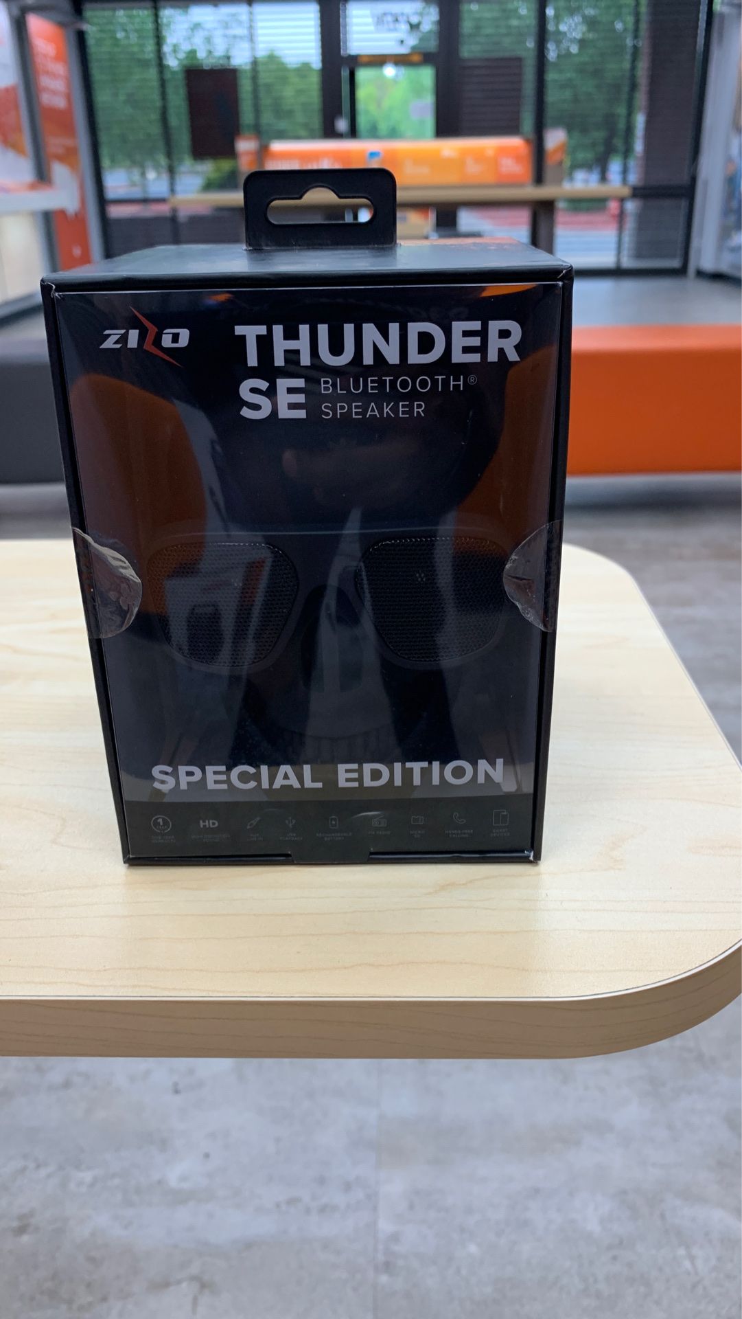 SE thunder Bluetooth speaker