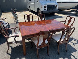 Mahogany Dining Table with 8 Chairs