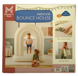 Member's Mark Indoor Double Arch Bounce House - new