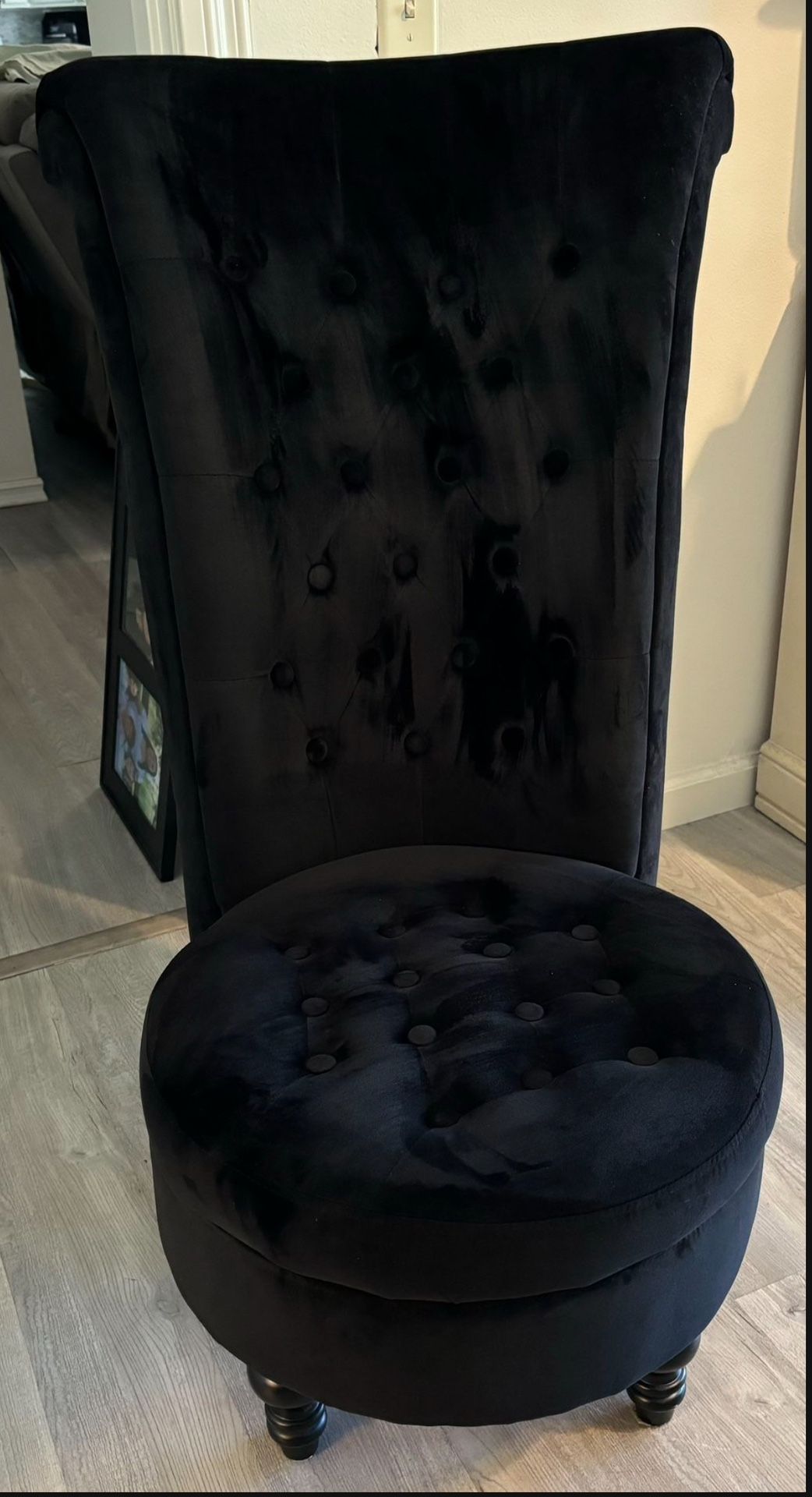 Black Velvet Chair 