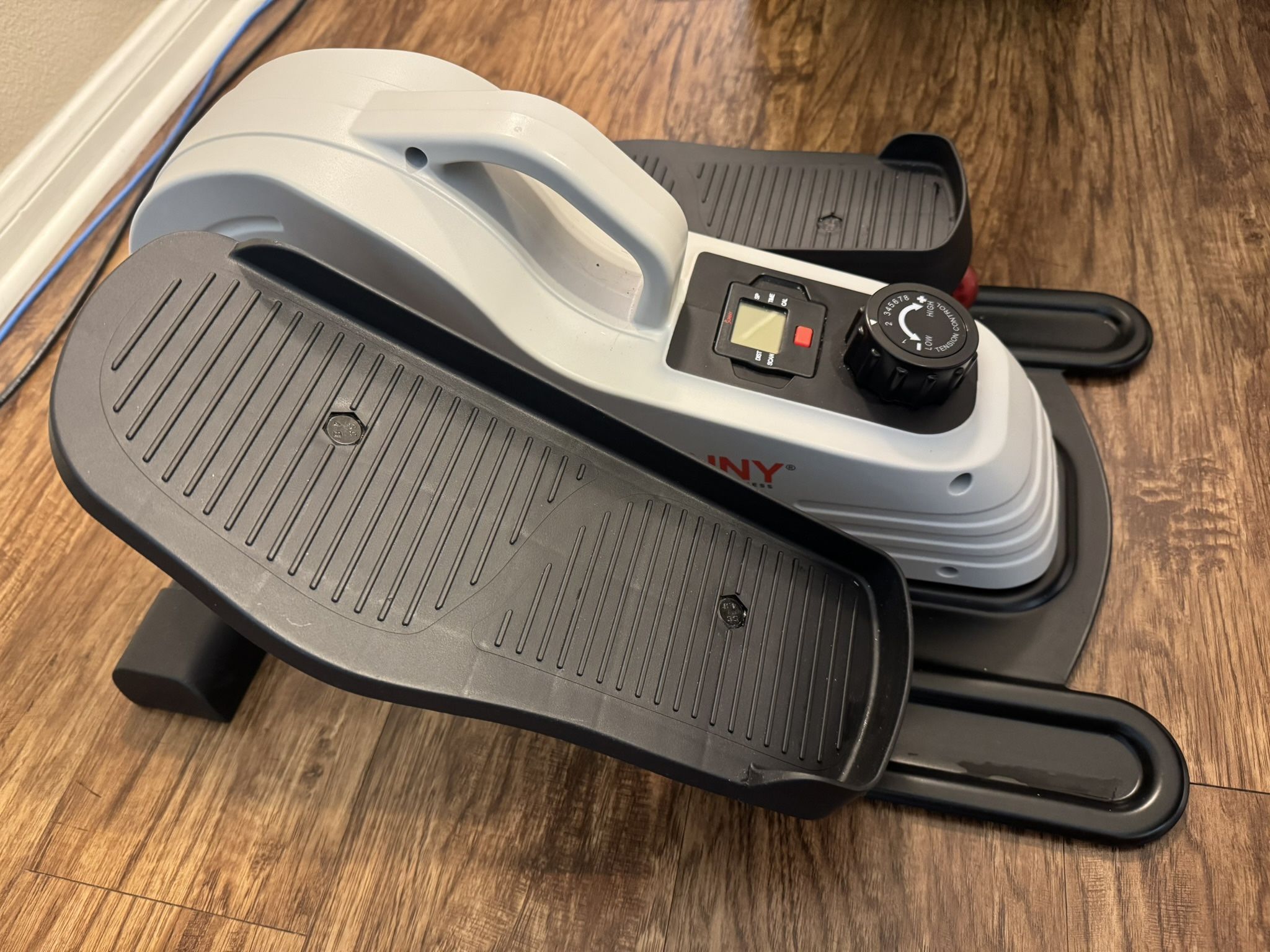 Sunny Health Under Desk Elliptical Peddler