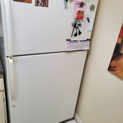 Refrigerator Used 21 cf 