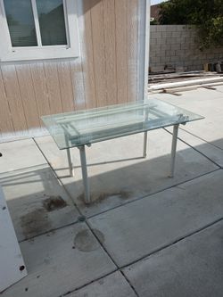 Table. 60×36. 30 High. Freeeeee