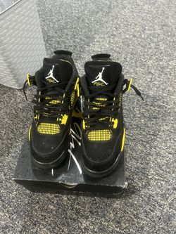 Jordan 4 Yellow Thunder