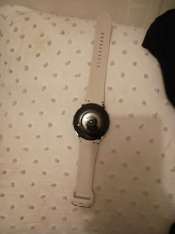 Samsung Galaxy classic 6 Smartwatch White Band