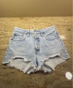 Women’s Levi's High-Rise Denim Shorts Size W28