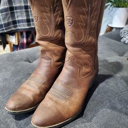 Women Boots. Size 9½