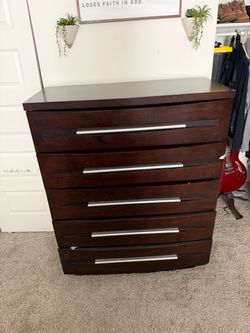 Dark Brown 5-Drawer Chest Dresser