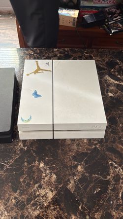PS4 bundle 2 consoles