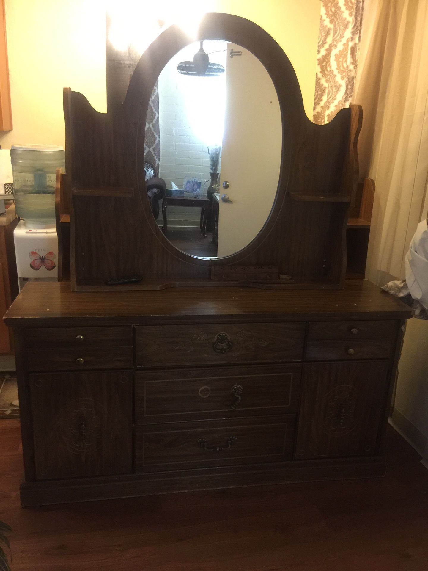 Dresser